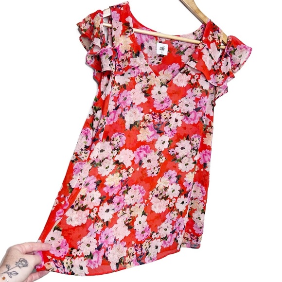 Cabi Red Floral Cold Shoulder Ruffle Sleeve V Neck Blouse Women's Size M - Picture 2 of 16